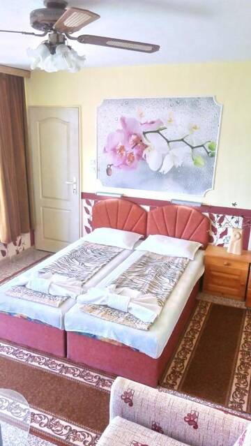 Фотографии Гостевой дом Villa Summer House г. Святые Константин и Елена (Болгария) №1 Фото Гостевой дом Villa Summer House г. Святые Константин и Елена 1