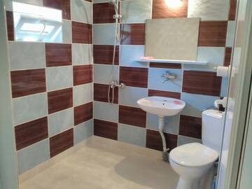 Фото номера Трехместный номер Делюкс с видом на море Гостевой дом Prima Guest House 2 г. Святые Константин и Елена 6