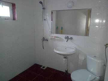 Фото номера Трехместный номер с общей ванной комнатой Гостевой дом Prima Guest House 2 г. Святые Константин и Елена 11