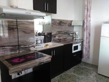 Фото номера Люкс с балконом с видом на море Гостевой дом Prima Guest House 2 г. Святые Константин и Елена 4