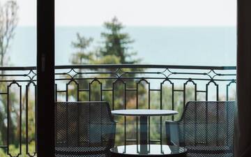 Фото номера Двухместный номер с 1 кроватью и балконом, вид на море Отель Astor Garden Hotel г. Святые Константин и Елена 7