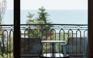 Фото номера Двухместный номер с 1 кроватью и балконом, вид на море Отель Astor Garden Hotel г. Святые Константин и Елена 11