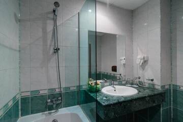 Фото номера Семейный люкс (для 2 взрослых и 2 детей) Отель Atlant Hotel г. Святые Константин и Елена 8