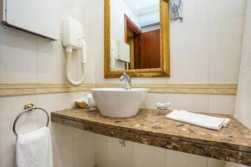 Фото номера Двухместный номер с 1 кроватью, без балкона Отель Romance Splendid and SPA Hotel г. Святые Константин и Елена 6