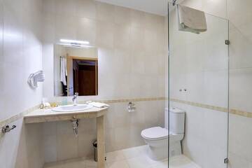 Фото номера Стандартный семейный номер Отель Romance Splendid and SPA Hotel г. Святые Константин и Елена 3