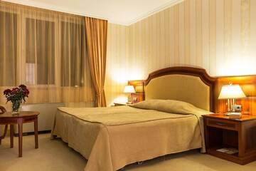 Фото номера Улучшенный люкс с 1 спальней и террасой Отель Romance Splendid and SPA Hotel г. Святые Константин и Елена 4