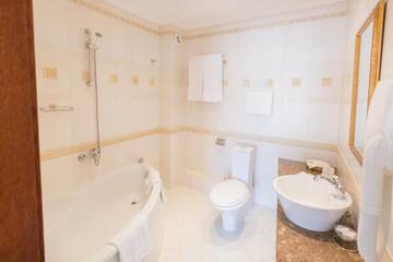 Фото номера Улучшенный люкс с 1 спальней и террасой Отель Romance Splendid and SPA Hotel г. Святые Константин и Елена 7