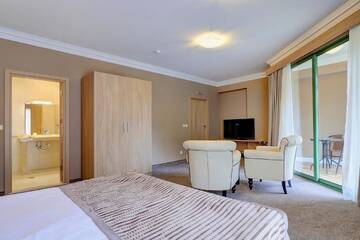 Фото номера Семейный номер с видом на сад Отель Romance Splendid and SPA Hotel г. Святые Константин и Елена 5