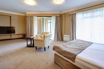Фото номера Семейный номер с видом на сад Отель Romance Splendid and SPA Hotel г. Святые Константин и Елена 6