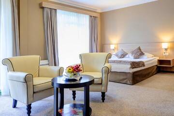 Фото номера Семейный номер с видом на сад Отель Romance Splendid and SPA Hotel г. Святые Константин и Елена 3