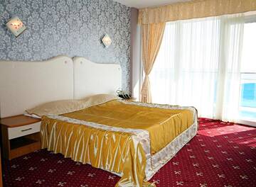 Фото номера Двухместный номер с 2 отдельными кроватями и видом на море (для 2 взрослых и 1 ребенка) Отель Sirius Beach Hotel &amp; SPA г. Святые Константин и Елена 5