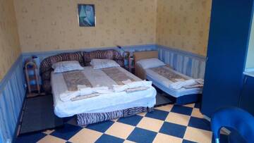 Фото номера Трехместный номер, вид на сад Гостевой дом Villa Summer House г. Святые Константин и Елена 17