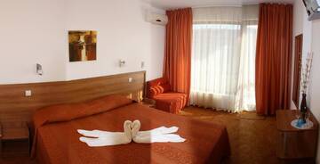 Фото номера Двухместный номер с 2 отдельными кроватями Отель Family Hotel Vega г. Святые Константин и Елена 3