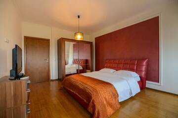 Фото номера Апартаменты с 2 спальнями и балконом Апарт-отели Purple Star Apartments г. Святые Константин и Елена 8