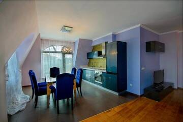 Фото номера Апартаменты с 2 спальнями и балконом Апарт-отели Purple Star Apartments г. Святые Константин и Елена 10